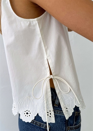 Eva top Offwhite Boii Studios 